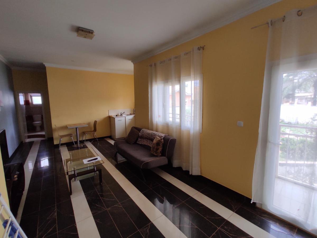 Residence Jardin Tropical Yaoundé Exteriör bild