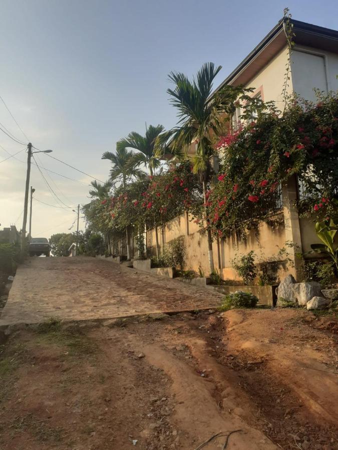 Residence Jardin Tropical Yaoundé Exteriör bild