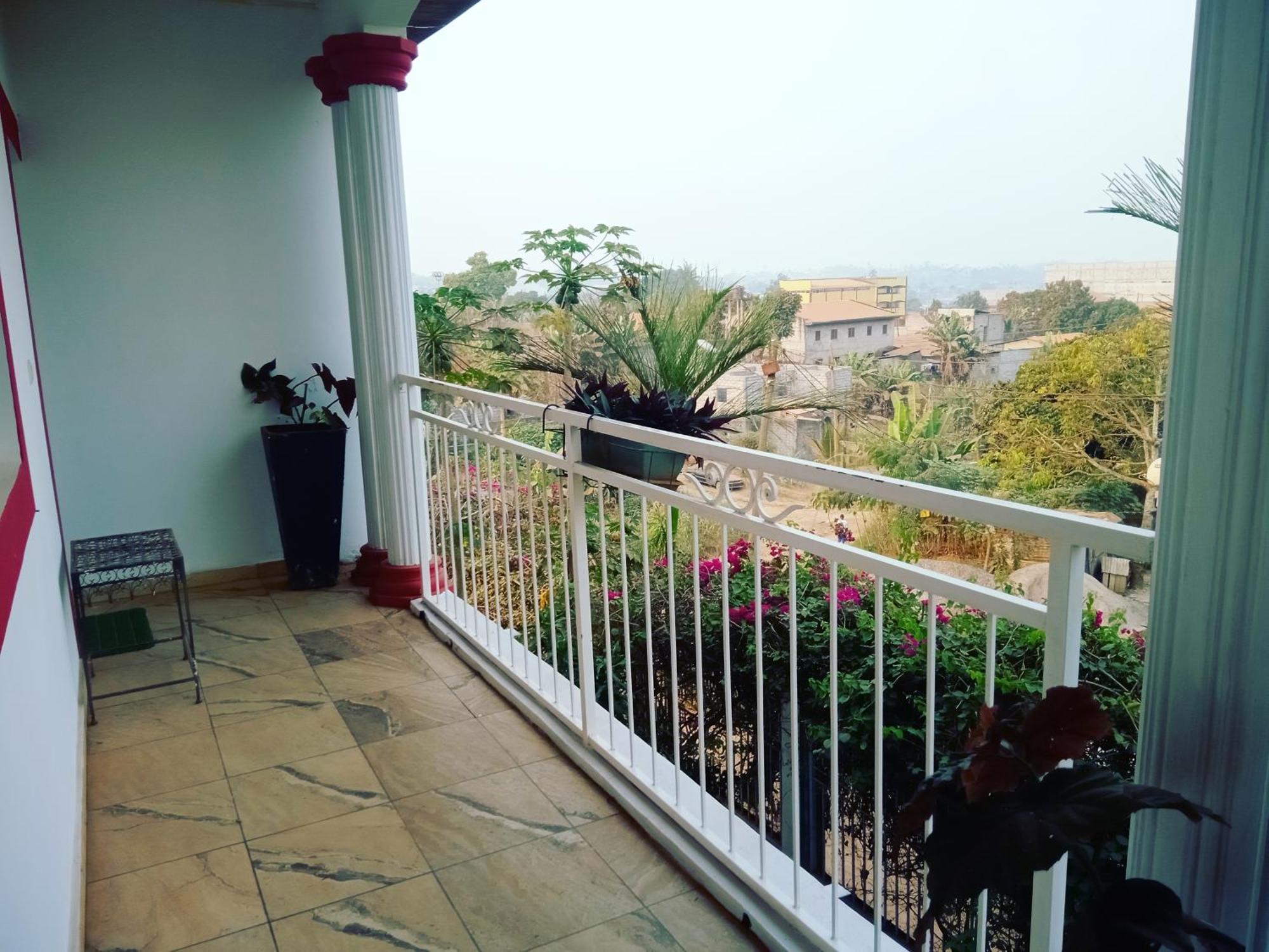 Residence Jardin Tropical Yaoundé Exteriör bild