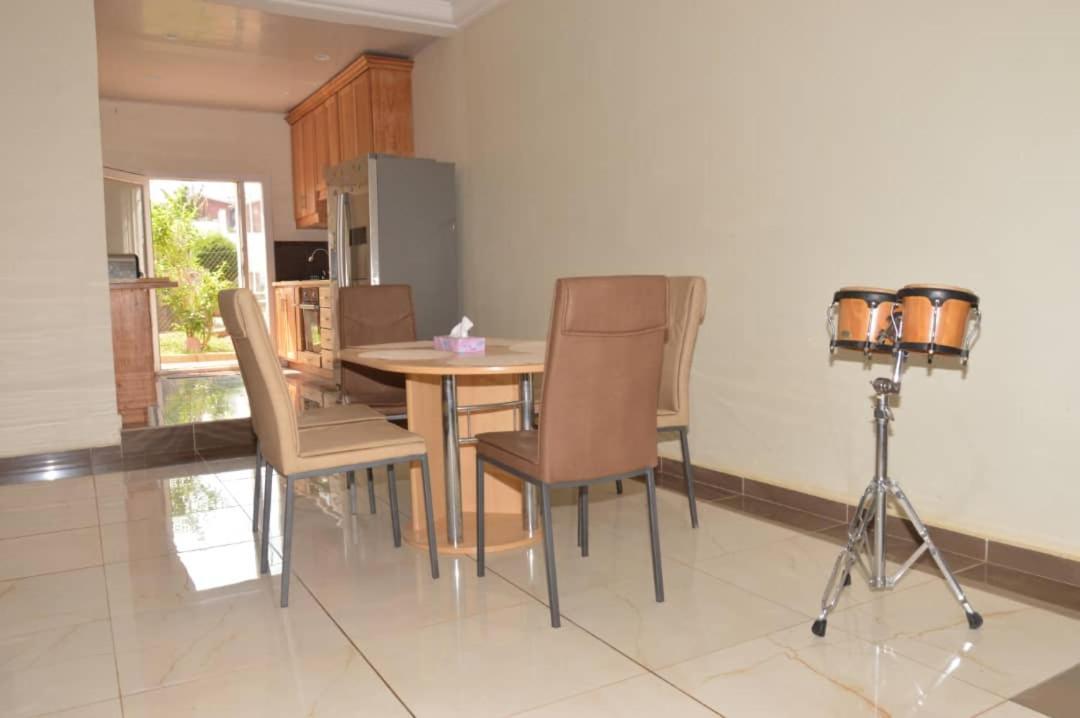 Residence Jardin Tropical Yaoundé Exteriör bild