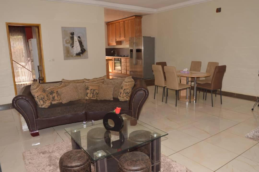 Residence Jardin Tropical Yaoundé Exteriör bild